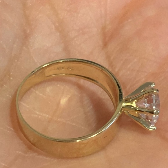 1.5ct Solitaire Yellow Gold Engagement Ring - Picture 2 of 8